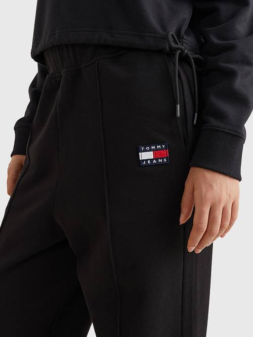 Tommy Hilfiger Badge Relaxed Fit Cuffed Joggers Ženske Hlače Črna | TH648QCS