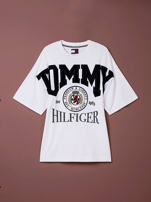 Tommy Hilfiger Festive Logo Crest Moški Majice Bela | TH462UJP